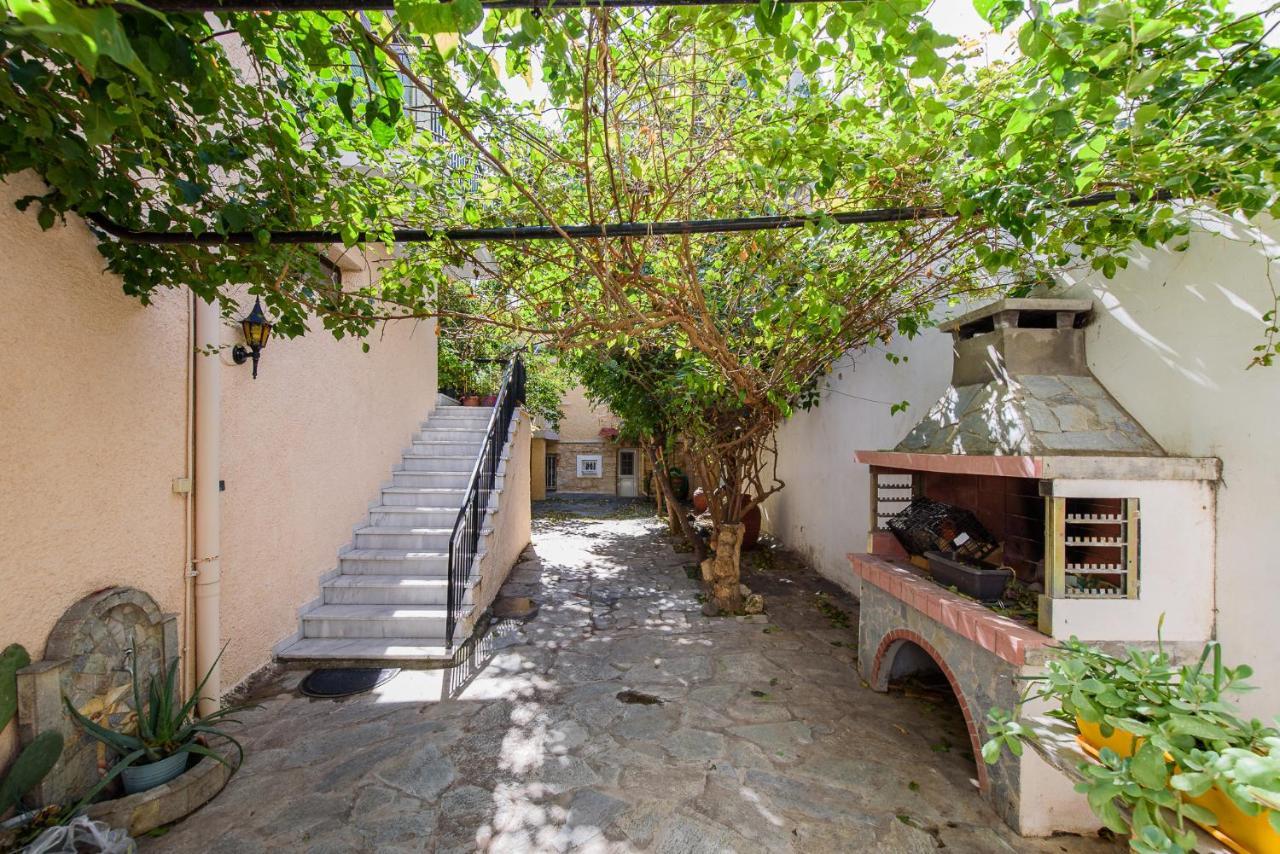 Aegina'S Flowers House Exterior foto