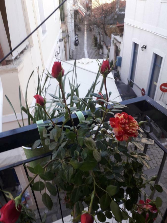 Aegina'S Flowers House Exterior foto